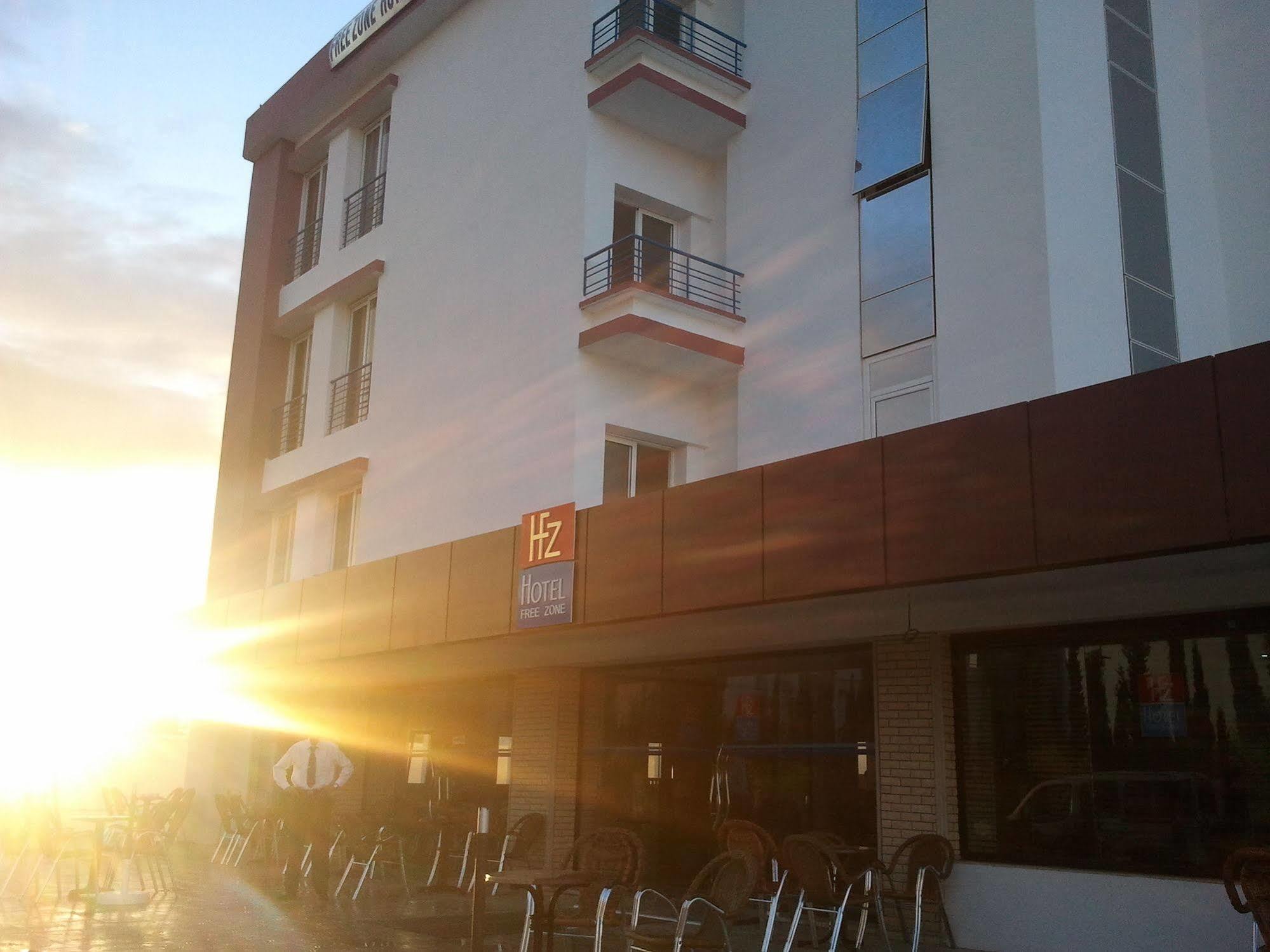 Free Zone Hotel Gzennaïa Eksteriør billede